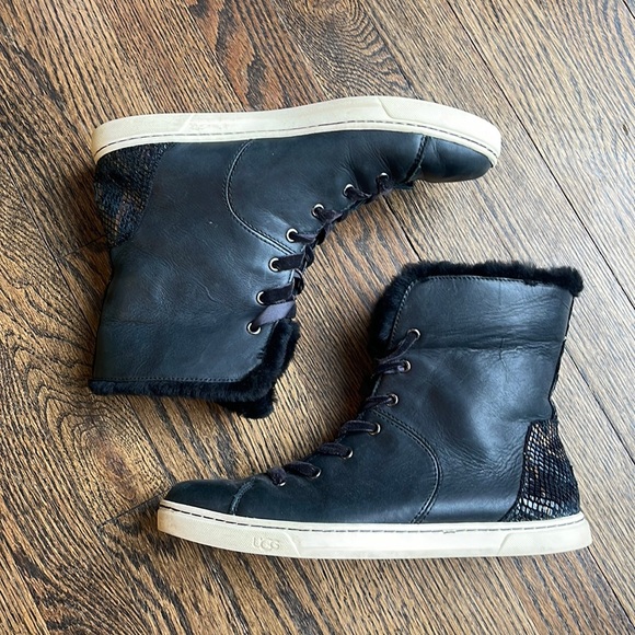 Ugg Sneakers - Picture 1 of 9